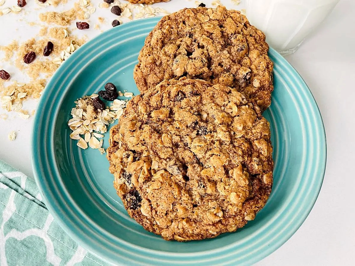 Oat, Raisin & Lemon Cookie